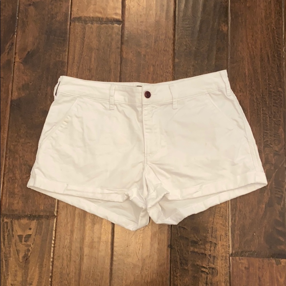 Abercrombie & Fitch chino short in white